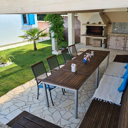 Villa Tanga Ровин Екстериор снимка