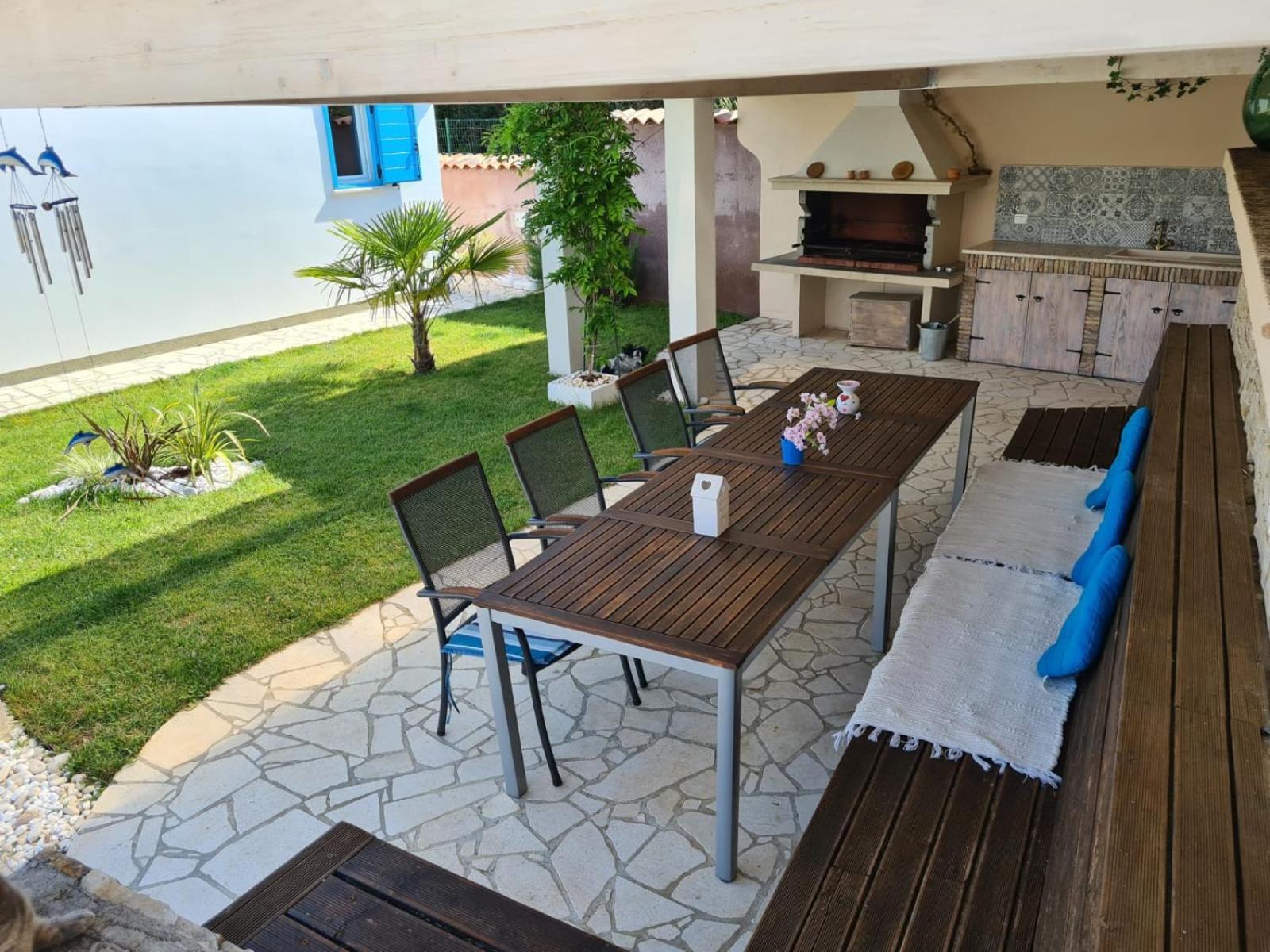 Villa Tanga Ровин Екстериор снимка