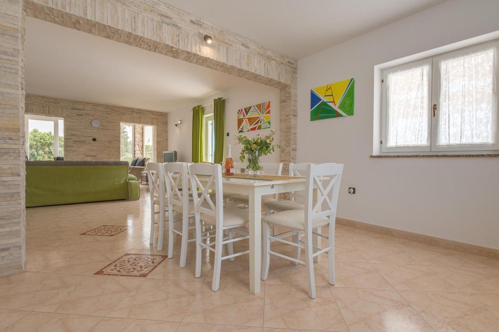 Villa Tanga Ровин Екстериор снимка